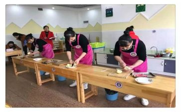 保育员中班月工作总结模板7篇
