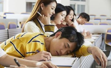 300字的大学自我鉴定5篇
