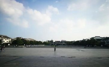 小广场作文模板7篇