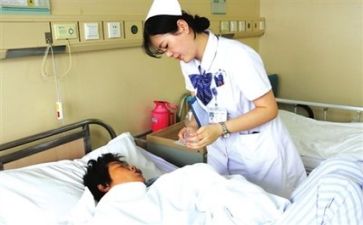 年度护士自我鉴定5篇