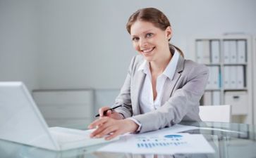 客服个人年终述职报告8篇
