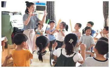 幼儿园教师的爱演讲稿5篇