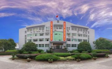 读职校自我鉴定8篇